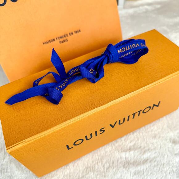 Louis Vuitton Box, Shopping Bag, gift tag and ribbon packaging gift set NEW - Picture 2 of 9